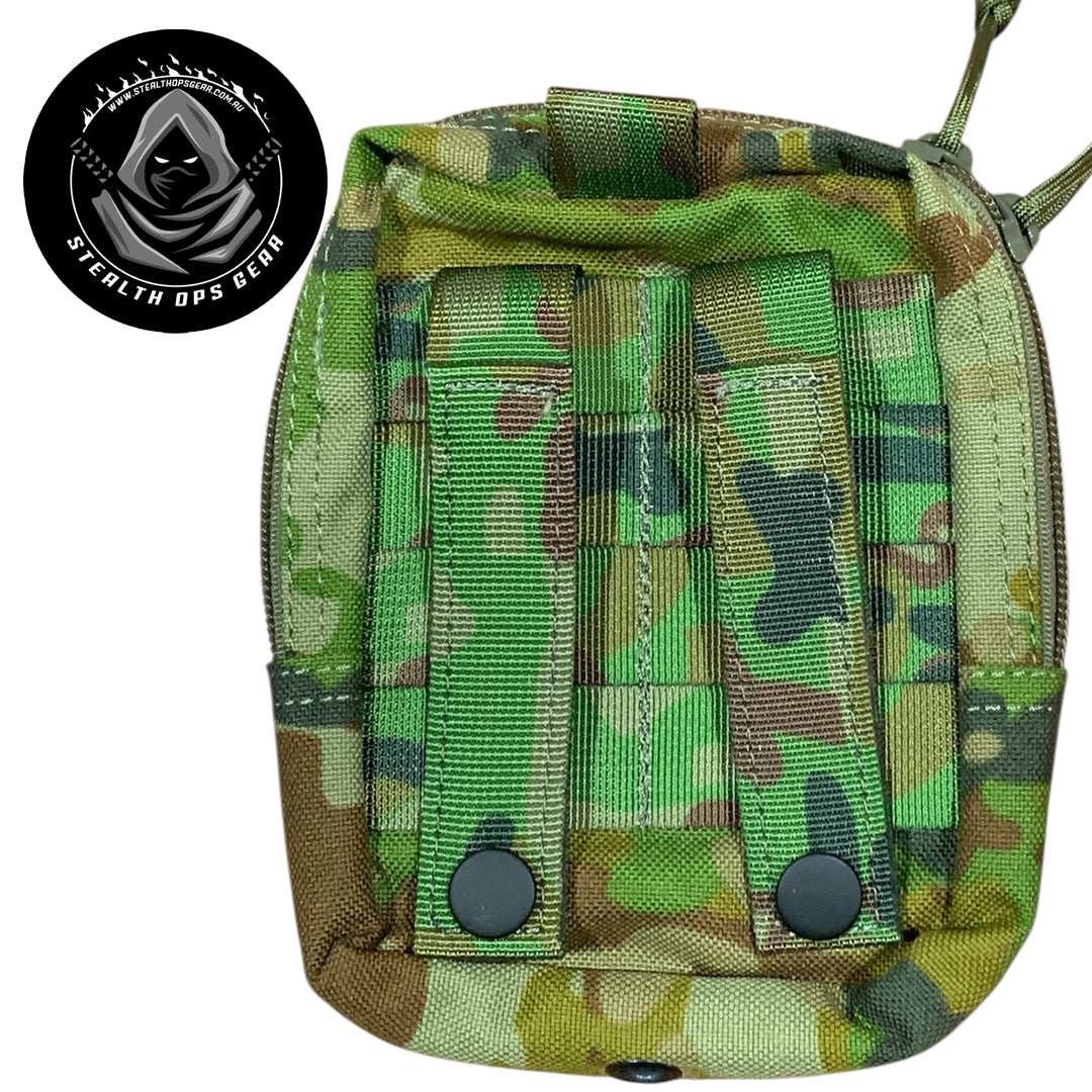 Great pouch for all your navigation gear!
AMCU Admin Pouch Stealth Ops Gear is an essential accessory for anyone needing quick access to small items without sacrificing space or comfort. Its compact dimensions of 16x11.5x5cm make it easy to attach to your belt, vest, or backpack without adding unnecessary bulk. www.defenceqstore.com.au