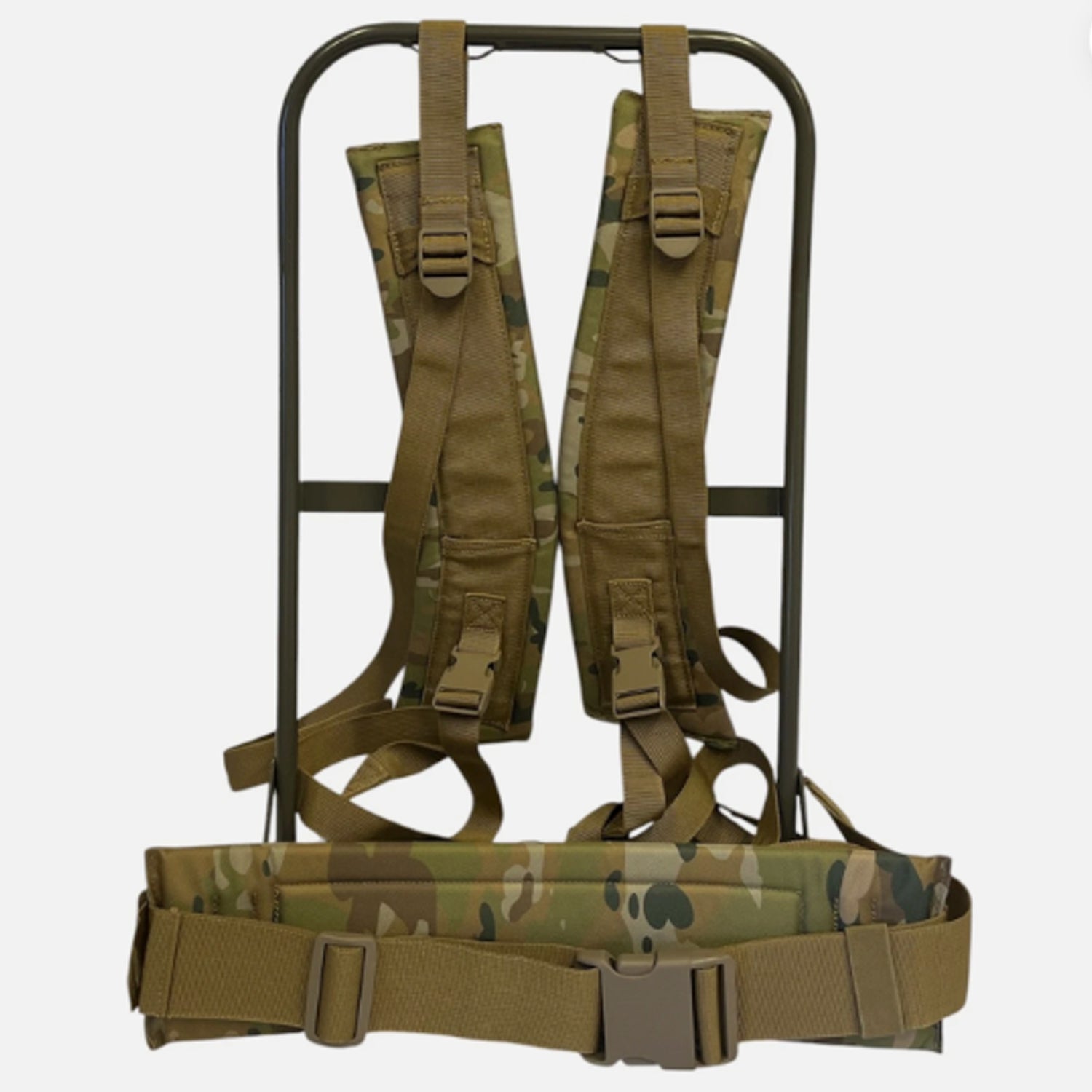 The AMCU Tactical Field Alice Pack XL delivers serious carrying capacity with thoughtful design details that matter in the field. Engineered from rugged 900D fabric with reinforced webbing and nylon buckles, this pack handles demanding conditions without compromise. www.defenceqstore.com.au