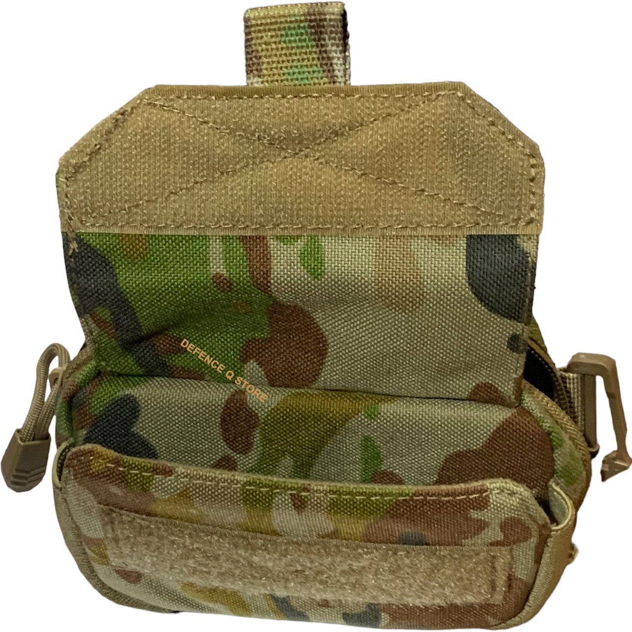 The AMCU Valhalla Tactical Phone Pouch is an innovated pouch to help stow your phone and/or other admin essentials. The felt lined front is padded for to insure extra protection. www.defenceqstore.com.au