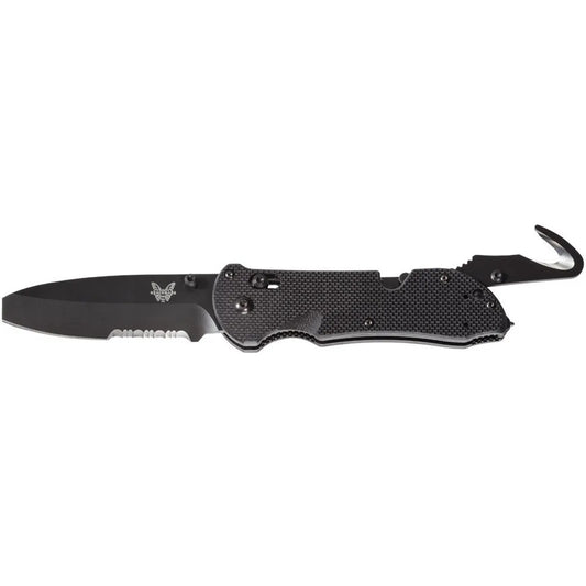 This 916 Triage® knife has all of the great features of Benchmade's&nbsp;original Triage rescue tool, and the added safety-utility benefit of the opposing bevel blunt tip blade.&nbsp;This dynamic triple utility tool includes part serrated knife, safety hook /strap cutter and carbide glass breaker. www.defenceqstore.com.au