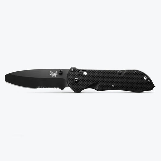 This 916 Triage® knife has all of the great features of Benchmade's&nbsp;original Triage rescue tool, and the added safety-utility benefit of the opposing bevel blunt tip blade.&nbsp;This dynamic triple utility tool includes part serrated knife, safety hook /strap cutter and carbide glass breaker. www.defenceqstore.com.au