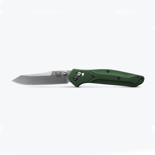 Highly regarded as one of the most quintessential EDCs of all time, the 940 is slim, stylish and can perform in just about any situation imaginable.  The 940 features a satin plain edge reverse tanto blade with a green anodised aluminum handle. The manual opening blade contains strong CPM-S30V blade steel. Made in U.S.A. www.defenceqstore.com.au