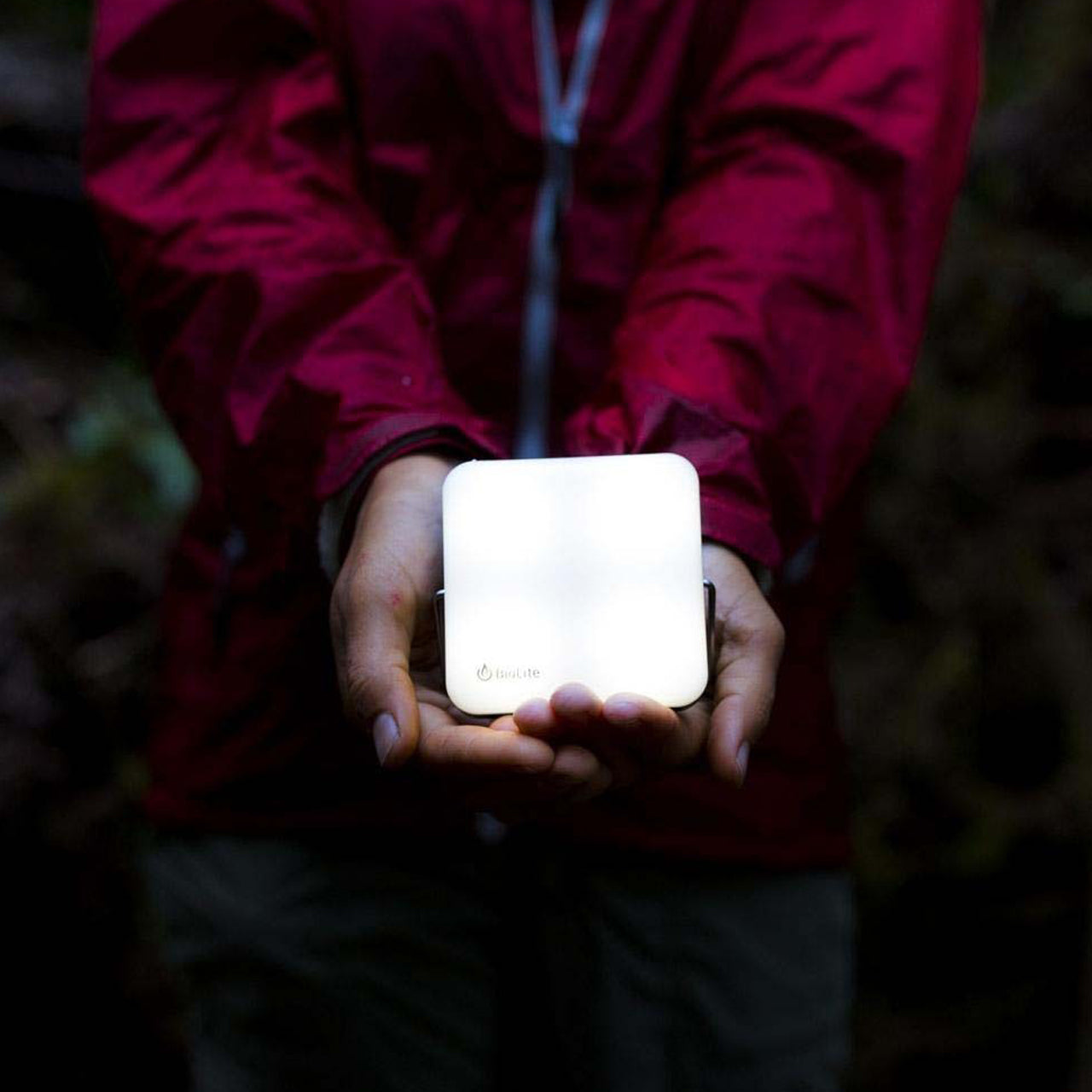 The SunLight's integrated solar panel creates self-reliant recharging and maximizes efficiency through an integrated sundial and kickstand for optimal setup. A highly effective personal light, it packs easily and is perfect for campsites, wayfinding, and even a little bit of fun. www.defenceqstore.com.au