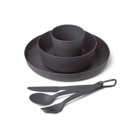 Adventure tested. Camp ready. This all-in-one, ultralight dinnerware set includes a plate, bowl, cup, cutlery set with carabiner, and mesh sack for drying and organisation. Steep sidewalls on the bowl and plate reduce spills, while the tactile EasyGrip surface ensures secure handling, even with gloves. www.defenceqstore.com.au