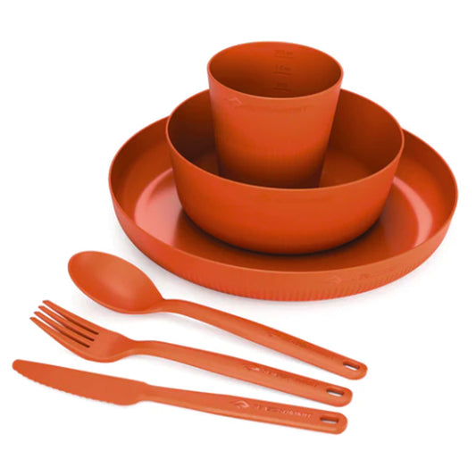 Adventure tested. Camp ready. This all-in-one, ultralight dinnerware set includes a plate, bowl, cup, cutlery set with carabiner, and mesh sack for drying and organisation. Steep sidewalls on the bowl and plate reduce spills, while the tactile EasyGrip surface ensures secure handling, even with gloves. www.defenceqstore.com.au