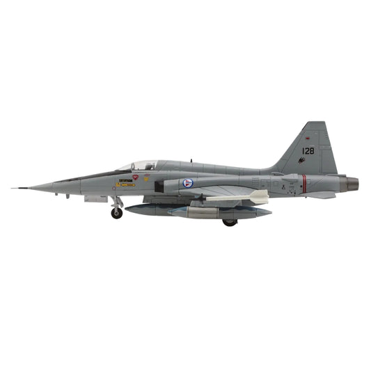 Hobby Master's HA33014 delivers a meticulously rendered 1:72 scale F-5A Freedom Fighter, serial 128, as flown by 336 Squadron of the Royal Norwegian Air Force in February 1998. www.defenceqstore.com.au