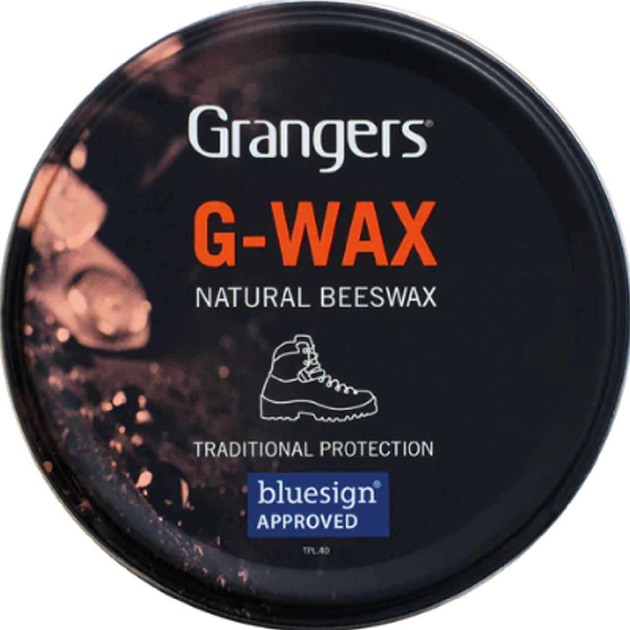 G-WAX is a PFC-free, bluesign® approved, traditional wax formulated with natural beeswax to add durable protection and nourishment to all leather footwear. This easy-to-apply wax is ideal for full grain leather and nourishes while adding a durable water-repellent finish, meaning your footwear will perform like-new once more. www.defenceqstore.com.au where cadets shop