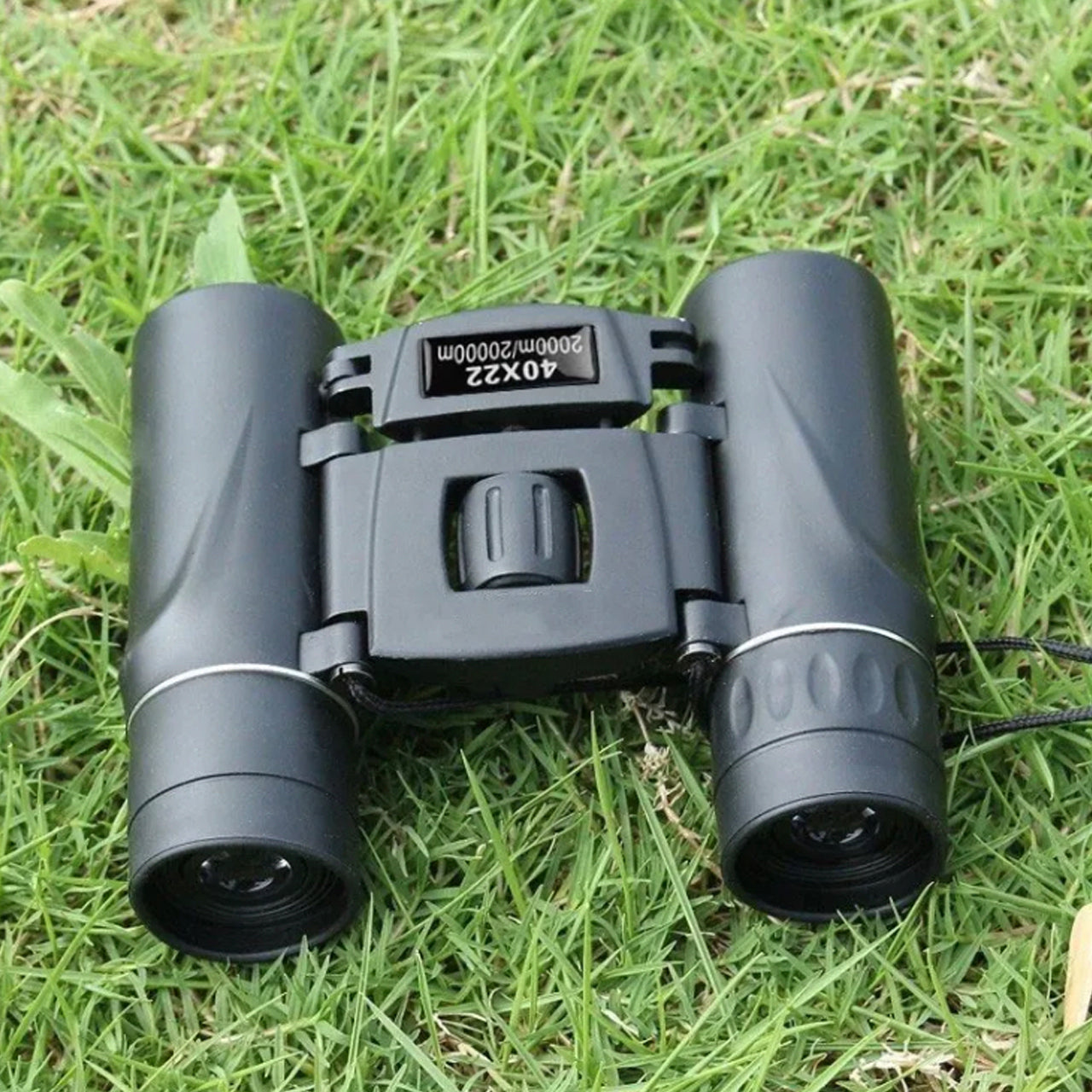 Military HD 40X22 Binocular Professional Telescope Zoom and high-quality Features: 40×22 mm Magnification: 40X Field of view: 2000 m / 20000 m Exit pupil diameter (mm): 3.6 Last focus: 5 m Lens coating: objective lens Green film eyepiece blue film Prism system : Roof Prism Color: black Specification Contents: 1 x Telescope,1 x Bag,1 x Lens Cleaning Cloth,1 x Strap,1 x Instruction www.defenceqstore.com.au