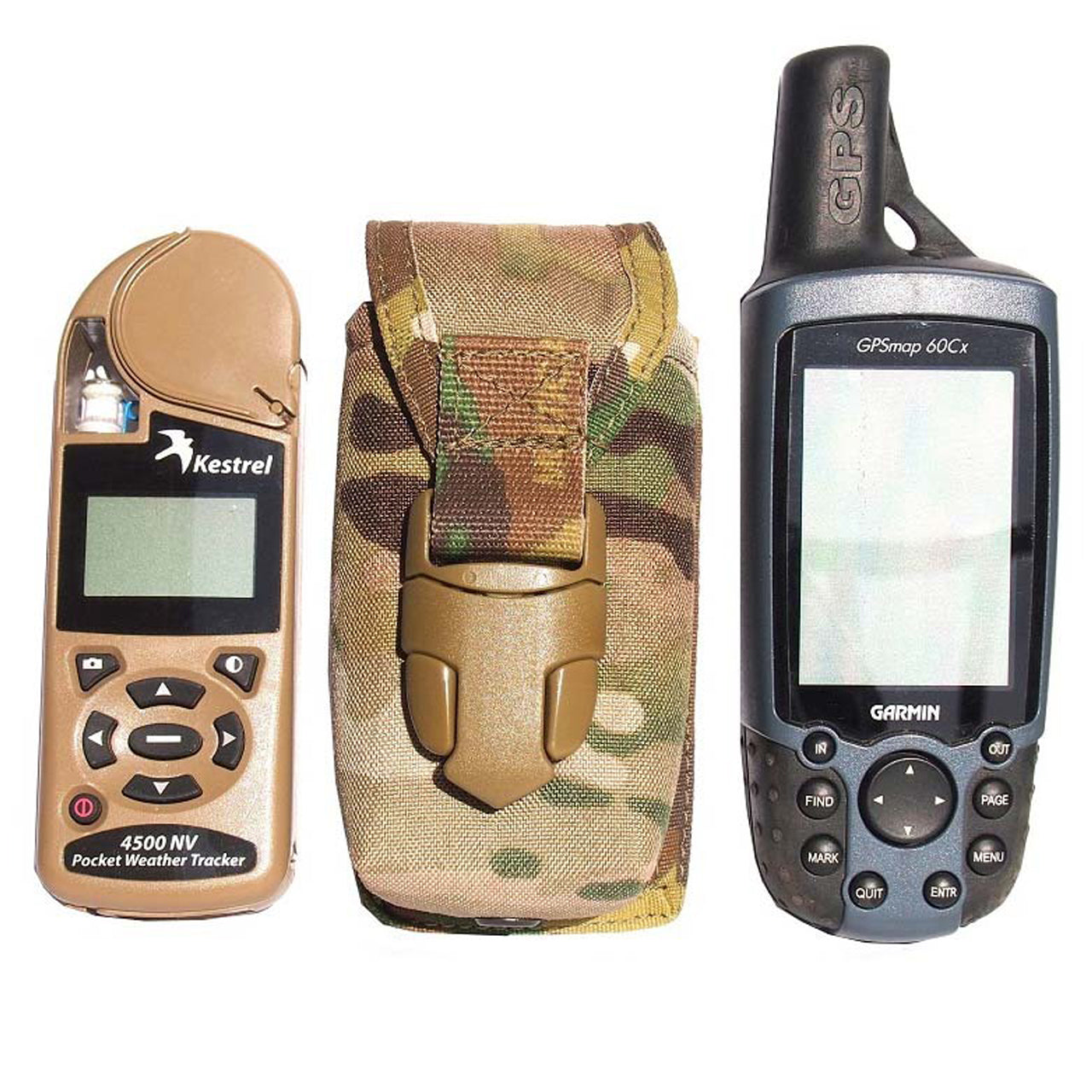 Boasting a single layer 1000 Denier cordura lid with tuck-buckle closure, the Kestrel 4500 Weather Station Pouch is the first foam-lined pouch that offers reliable, silent and quick one-handed opening. www.defenceqstore.com.au