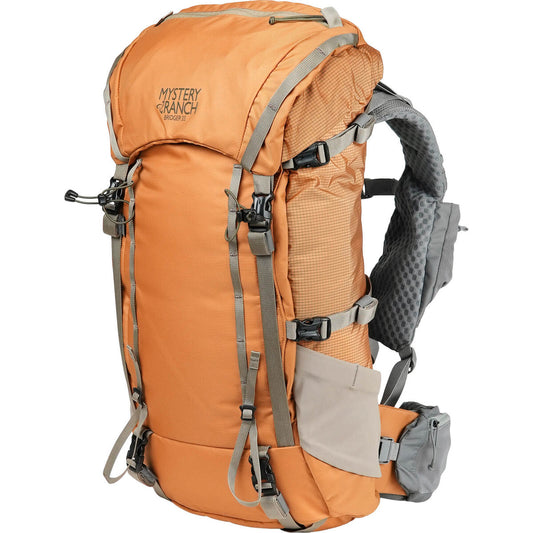 Built for grueling in-and-outs or minimalist overnighters, the BRIDGER 35 has an answer for every challenge your weekend mission throws your way. This hiking pack’s ample storage pockets let you keep essential accessories like sunscreen, snacks, and cameras close at hand, and a double- zipper design makes for an effortless transition when it’s time to take a lunch break or set up camp. www.defenceqstore.com.au