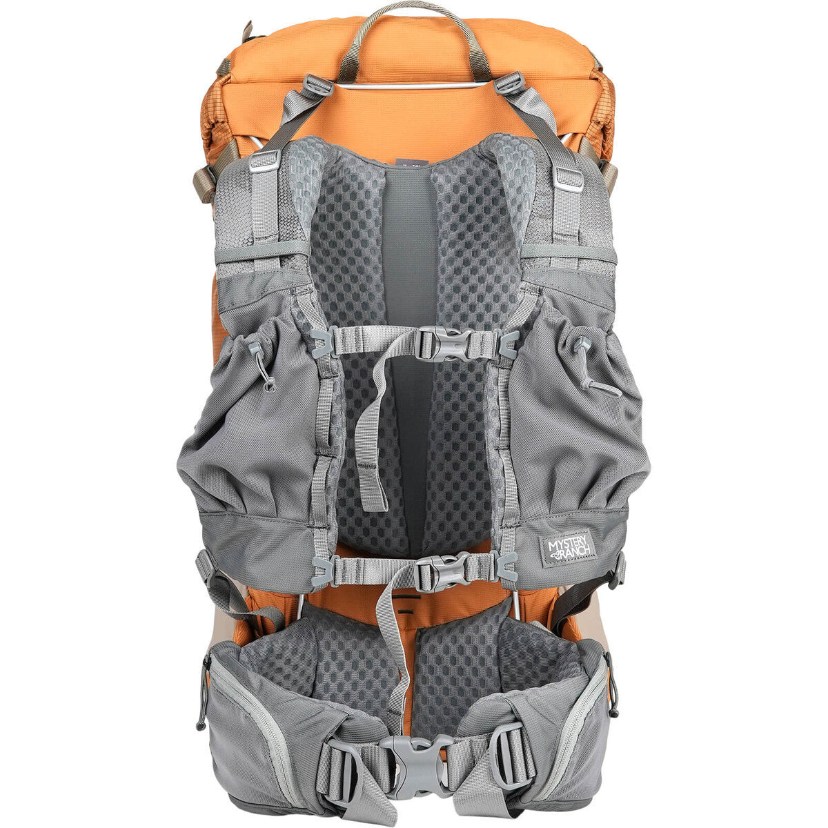 Built for grueling in-and-outs or minimalist overnighters, the BRIDGER 35 has an answer for every challenge your weekend mission throws your way. This hiking pack’s ample storage pockets let you keep essential accessories like sunscreen, snacks, and cameras close at hand, and a double- zipper design makes for an effortless transition when it’s time to take a lunch break or set up camp. www.defenceqstore.com.au