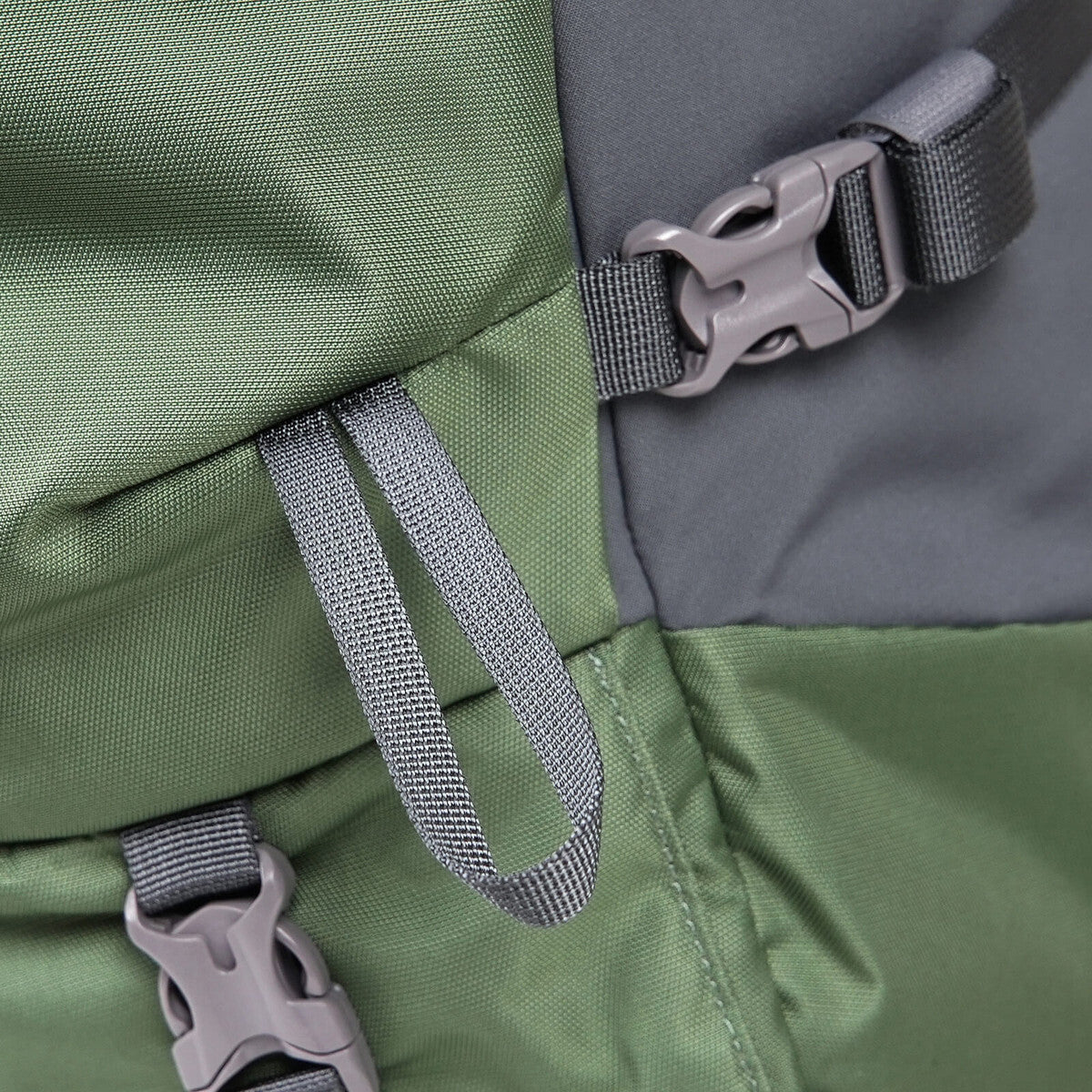 From the first step up the mountain to the last mile out of the woods, the COULEE 50 equips you to accomplish your mountain mission without compromising on quality or sustainability. You can trek with confidence knowing your backpack is made from 100% recycled nylon that’s tough enough to withstand season after season of use. www.defenceqstore.com.au