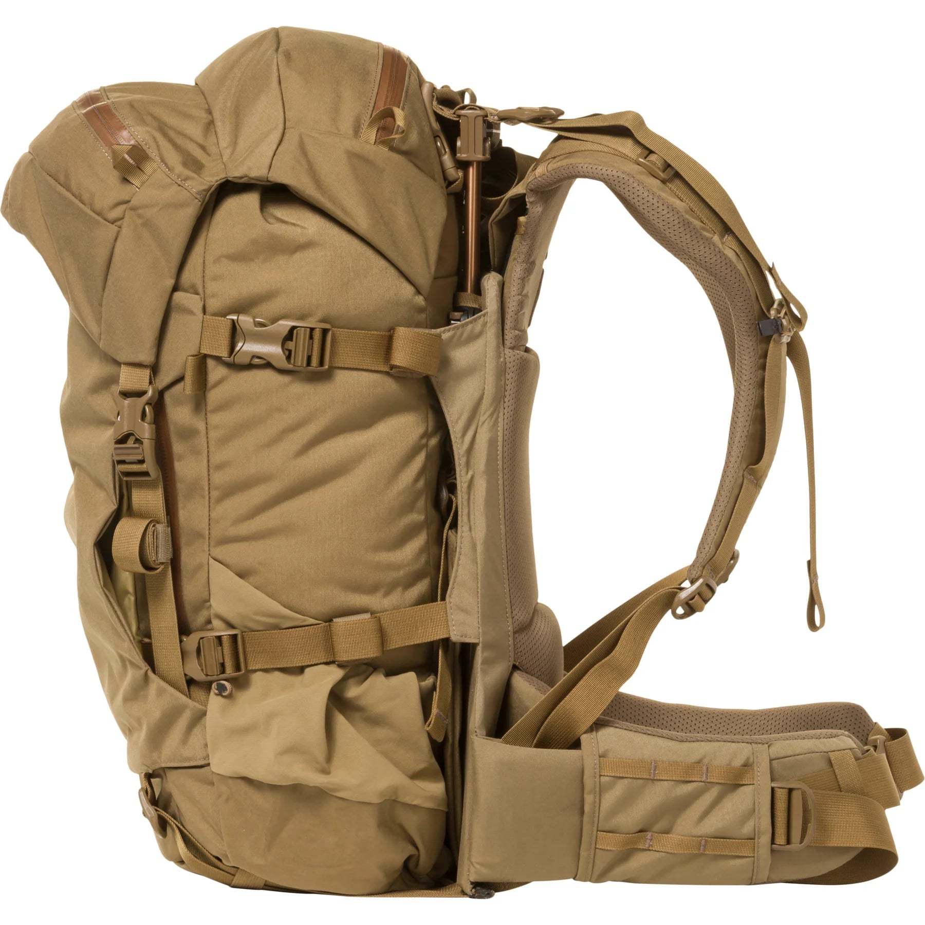 The POP UP 38 originated from hunters’ feedback wanting a bigger pack option on this game-changing frame series. It features a large main compartment which can be accessed via a top loading shroud or by the full-length side zipper. www.defenceqstore.com.au