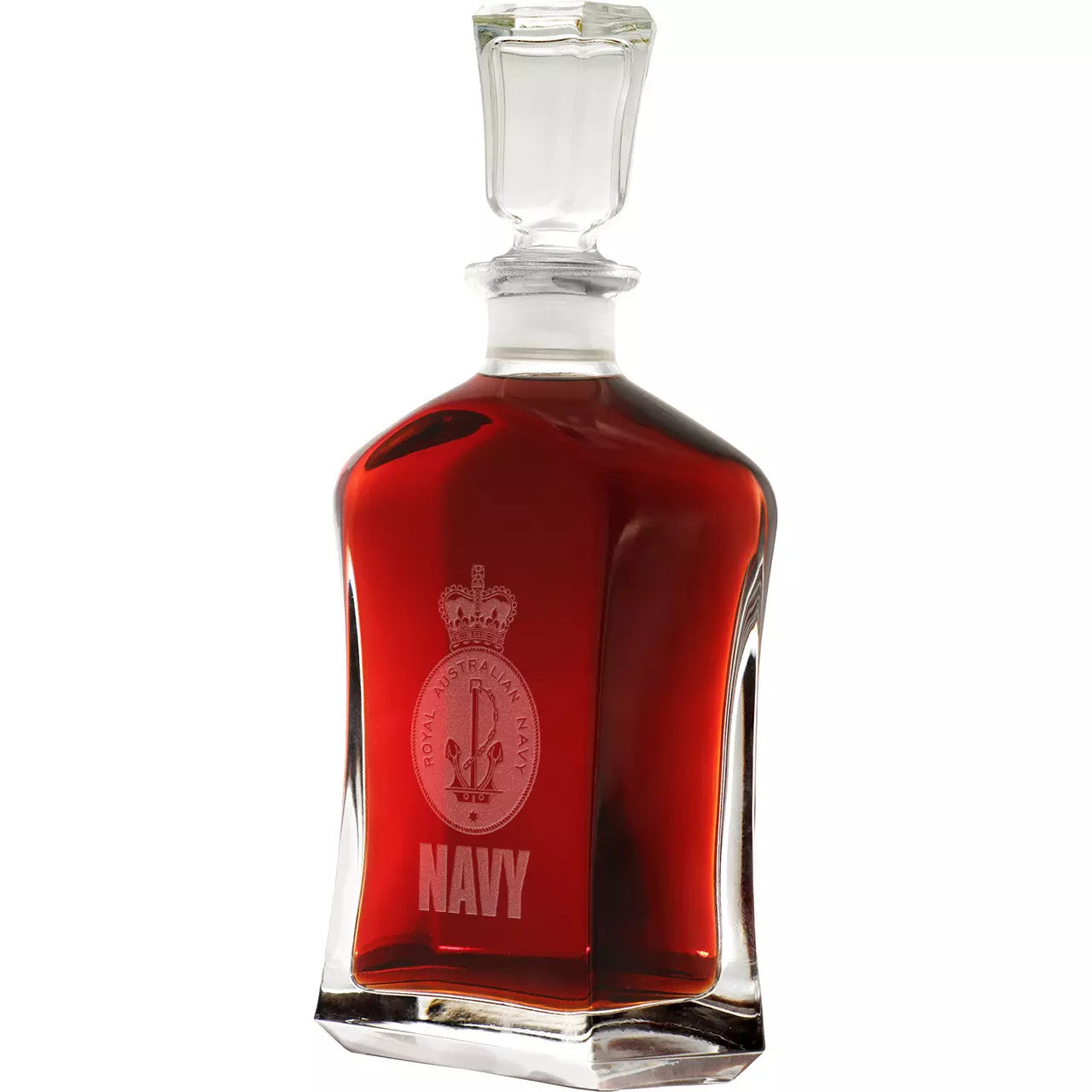 Experience the elegance and sophistication of the Navy Italian Glass Decanter with its beautifully etched crest. The 750ml capacity and sleek design make it a must-have addition to any cabinet or bar. Elevate your home bar experience with this high-quality decanter. www.defenceqstore.com.au