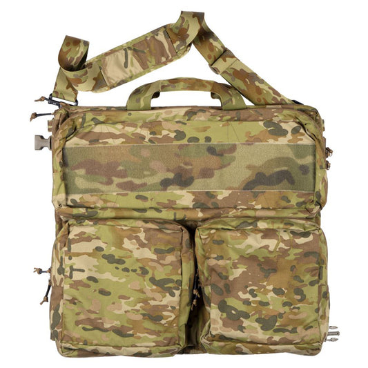 Made out of 500 denier nylon and lined with polyester 3D air mesh which offers a layer of padding against damage to your gear. These spacious bags ensure your equipment stays protected. Dual carry handles and an adjustable shoulder strap mean you can have your hands free to carry extra gear to your aircraft. www.defenceqstore.com.au