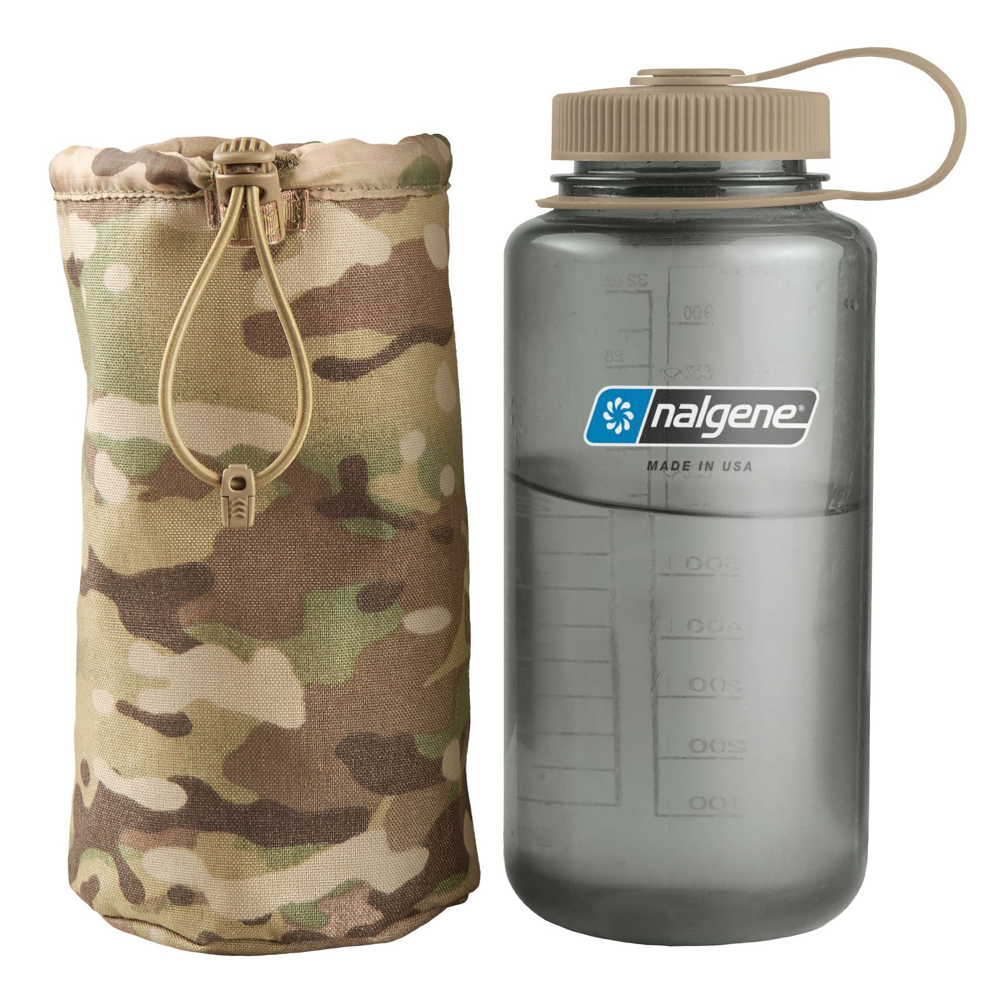 The Nalgene Bottle Pouch is designed to hold a 32oz wide or narrow mouth Nalgene 1L bottle, a 1L flask. It features a bungee drawcord to secure the water bottle. www.defenceqstore.com.au