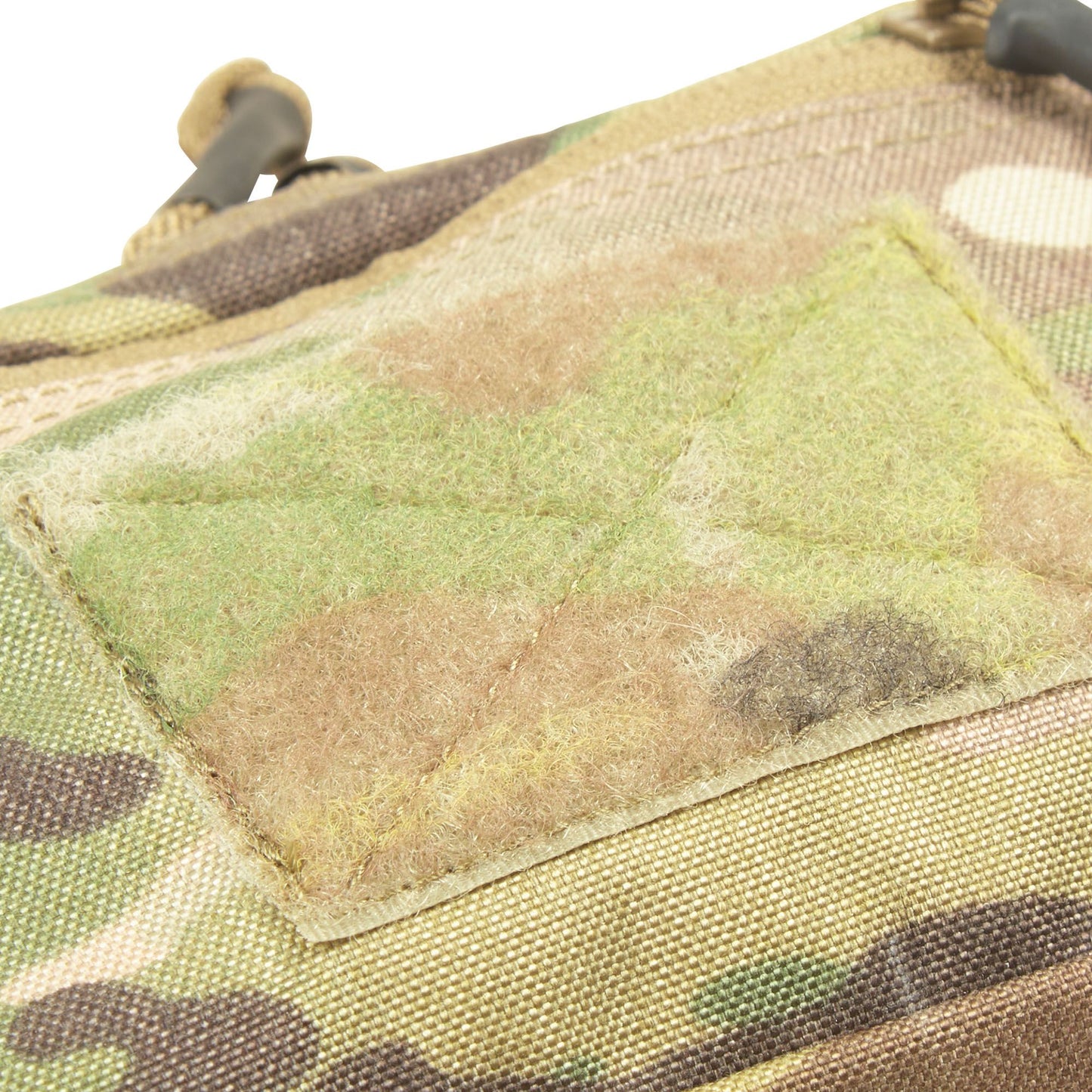 The Platatac 27 admin pouch is a small horizontally mounted zippered general purpose pouch. It features internal organisation and a small flat zippered front pocket. The 27 Admin pouch is perfect as a small quick access pouch mounted to assault packs, plate carriers, chest rigs, belts, etc. www.defenceqstore.com.au where the army shops