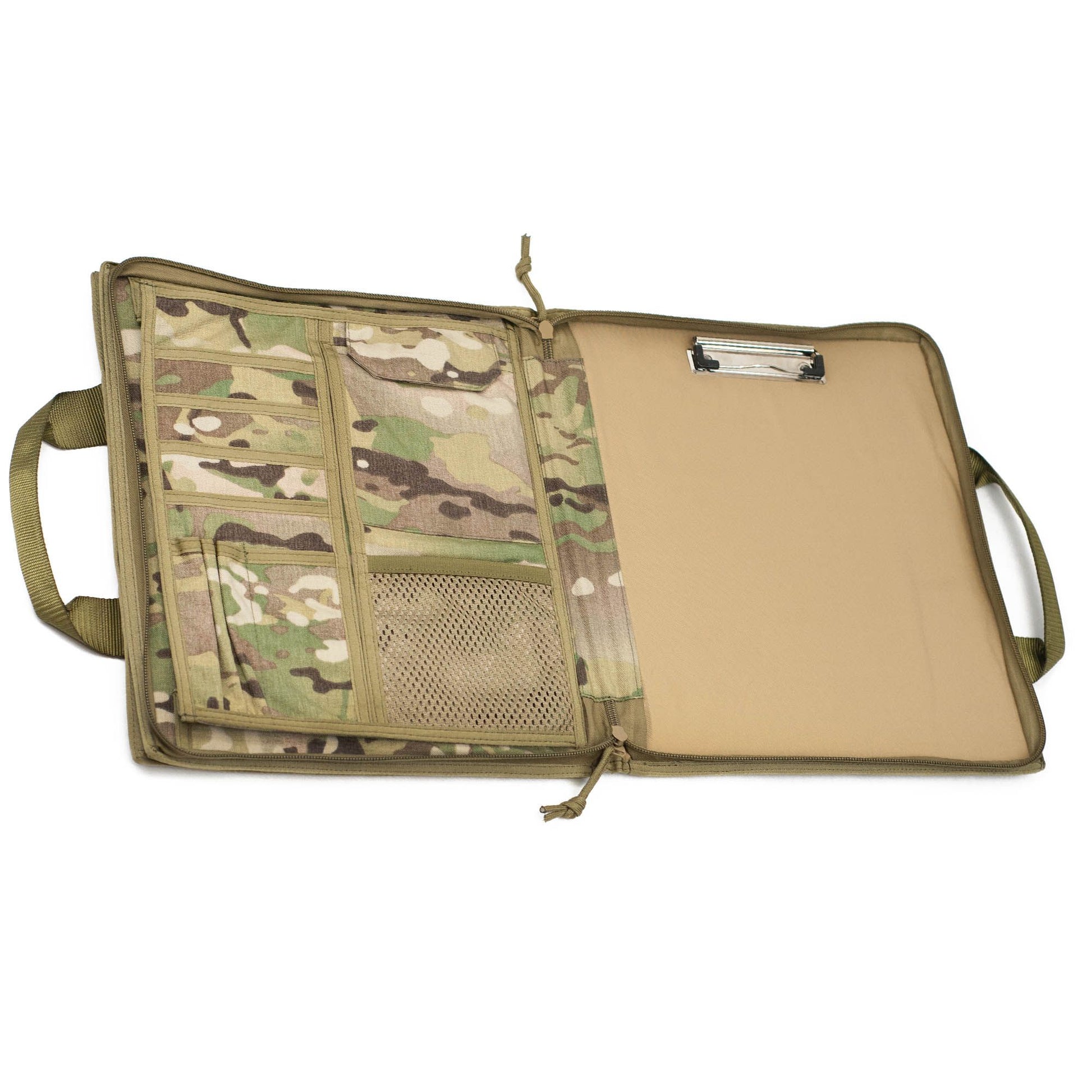 The PLATATAC CSI Folder is designed all your personal admin whilst on the go. Sized at an oversized a4, it's perfect for carrying a4 sized notebooks & documents, a tablet, mobile phone, pens and other essential admin items. www.defenceqstore.com.au