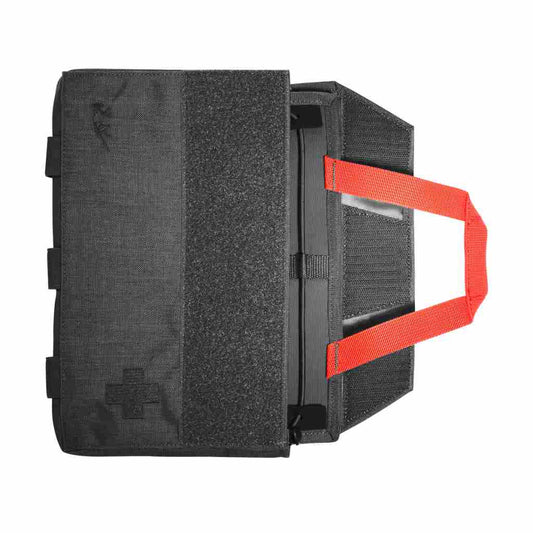First aid pouch with quick-access system. The panel for individual loading can simply be lifted out. www.defenceqstore.com.au