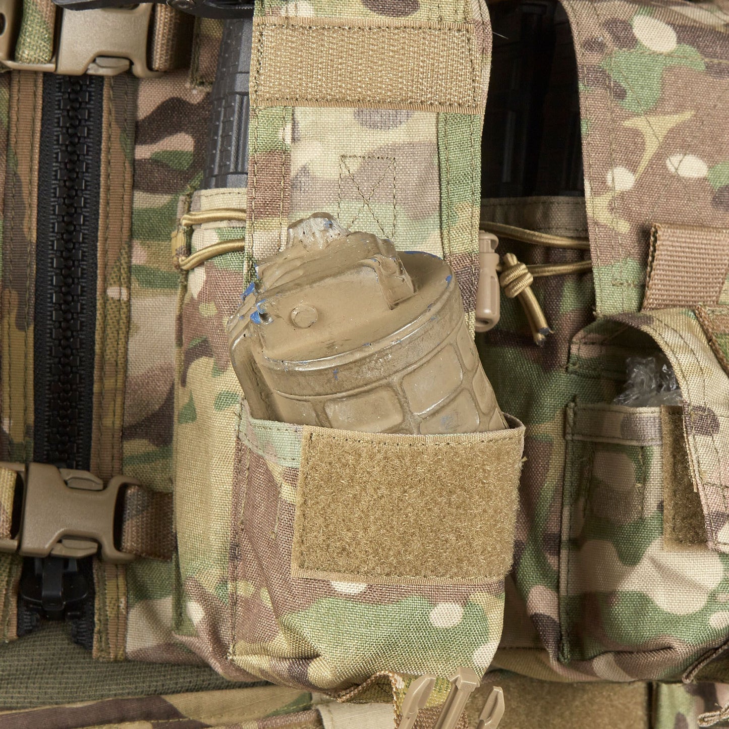 The PLATATAC VM load-bearing CAF MOD chest rig is an ambidextrous, general-purpose, no-frills, load carriage solution designed with flexibility and ease of use in mind.  It is designed to work as a standalone chest rig,or mounted to a plate carrier via quick release ITW clips. It features a large zipper in the middle for easy donning and doffing when wearing cold weather kit, or with armour. www.defenceqstore.com.au where the army shops