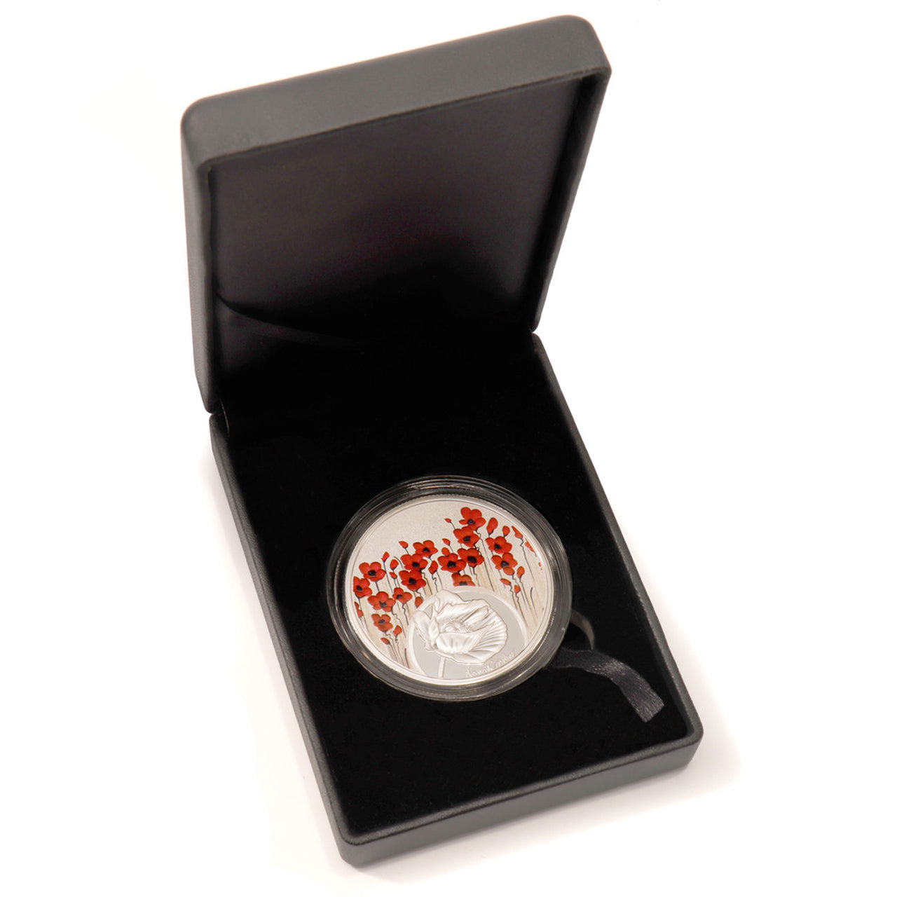 The A STRIKING MEDALLION is a beautiful commemorative piece that would make a wonderful addition to any collection. It features stunning artwork by Australian artist Naomi Crowther, showcasing vibrant poppies from a moving painting. This medallion is a truly moving and special piece. www.defenceqstore.com.au