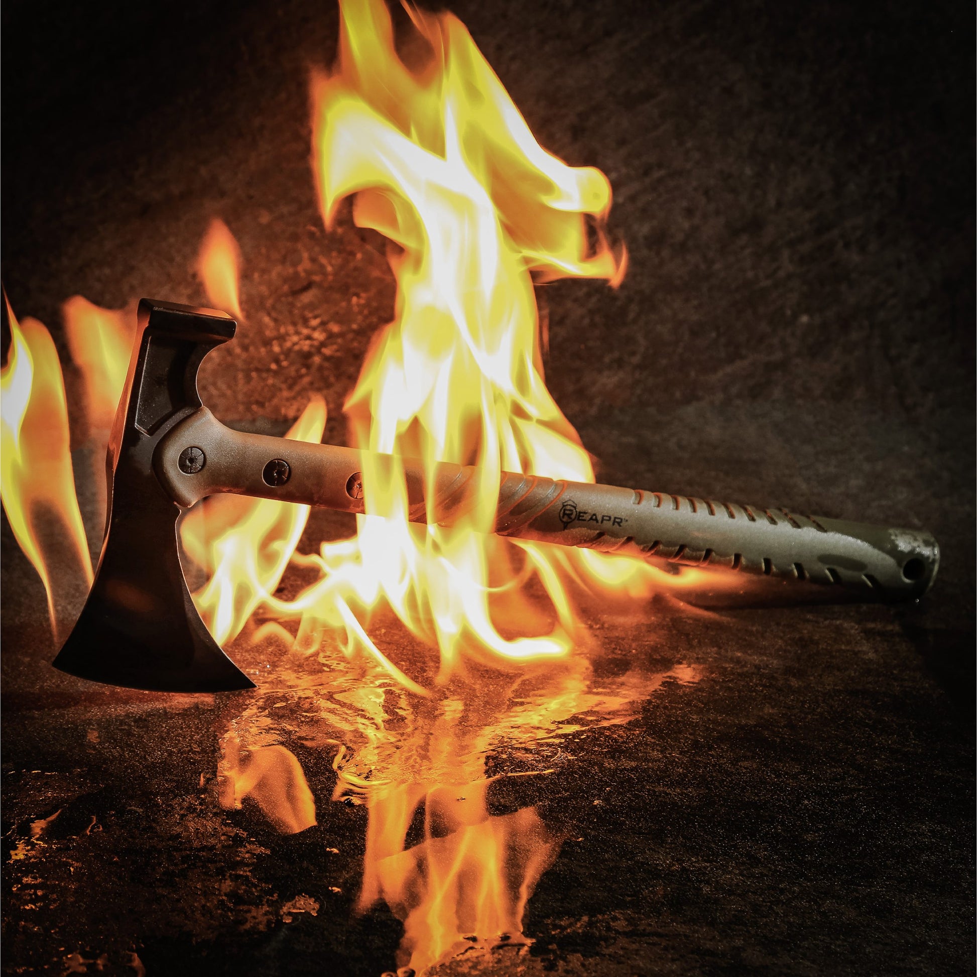 The Sparrow Hammer Axe gives you the utility for camping trips and wilderness survival prep with a design that sets this axe apart from the crowd. The Sparrow is a two-in-one axe and hammer combination that matches quality with functionality. www.defenceqstore.com.au