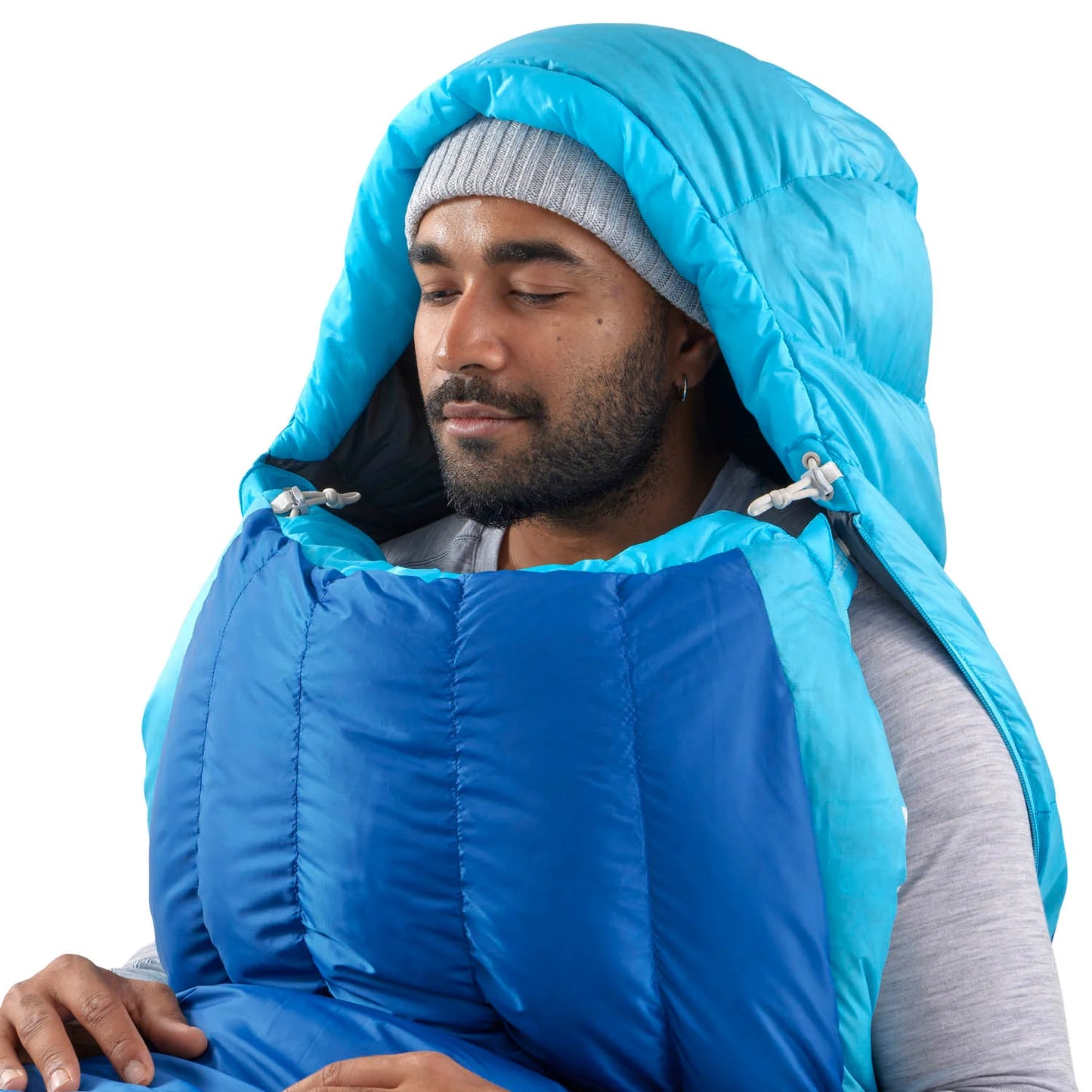 If you've ever wished for a less-constrictive sleeping bag that keeps you comfortable in a variety of cool-to-warm conditions, the Trek may become your go-to bag. The Free-Flow Zip system allows you to open the bag sequentially for ventilation up to the point where it is opened flat as a quilt www.defenceqstore.com.au