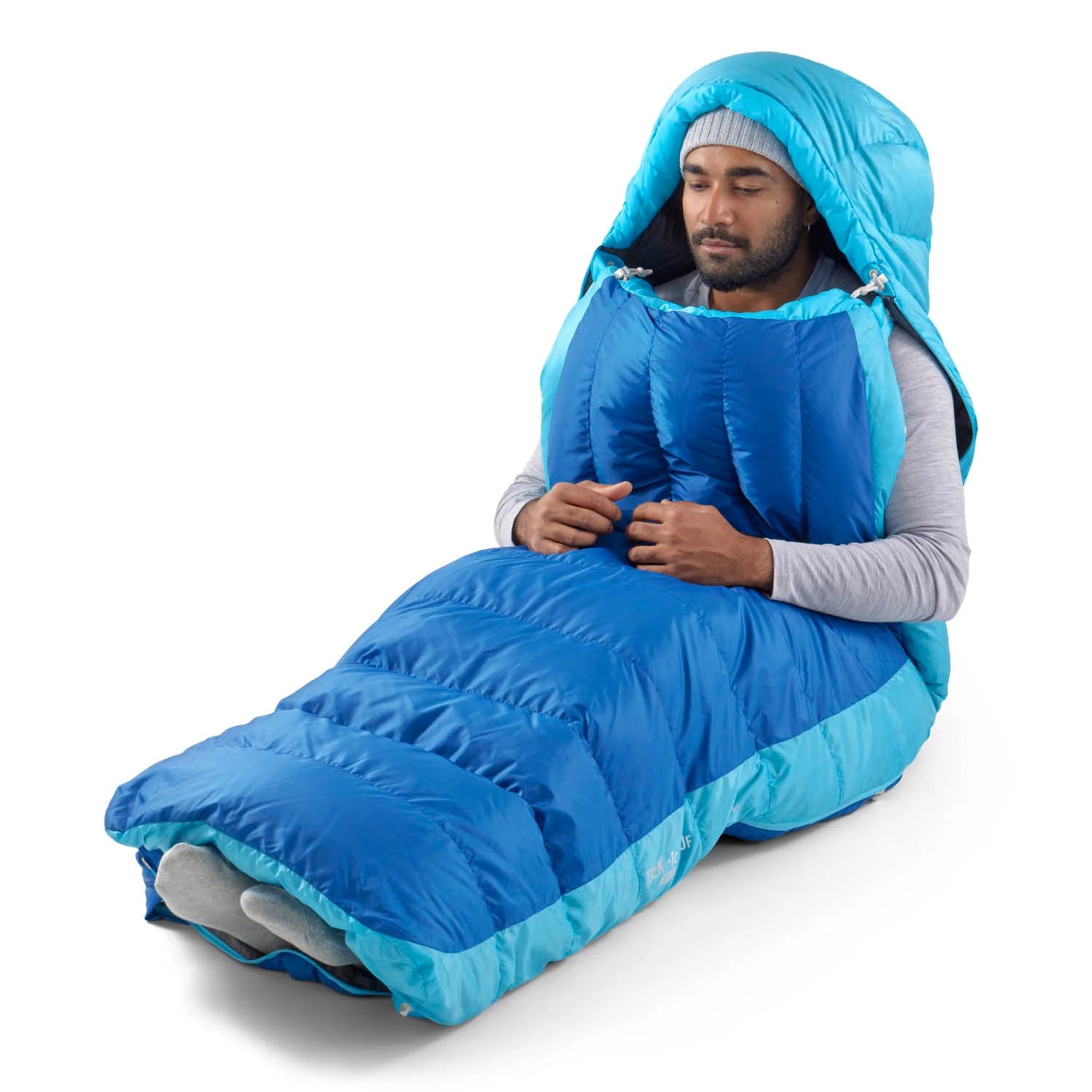 If you've ever wished for a less-constrictive sleeping bag that keeps you comfortable in a variety of cool-to-warm conditions, the Trek may become your go-to bag. The Free-Flow Zip system allows you to open the bag sequentially for ventilation up to the point where it is opened flat as a quilt www.defenceqstore.com.au