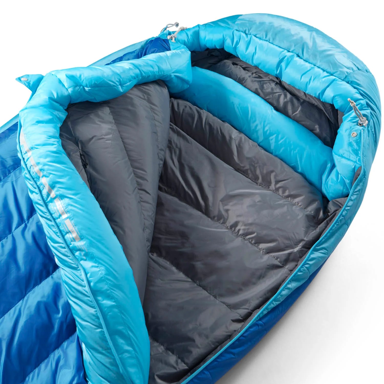 If you've ever wished for a less-constrictive sleeping bag that keeps you comfortable in a variety of cool-to-warm conditions, the Trek may become your go-to bag. The Free-Flow Zip system allows you to open the bag sequentially for ventilation up to the point where it is opened flat as a quilt www.defenceqstore.com.au