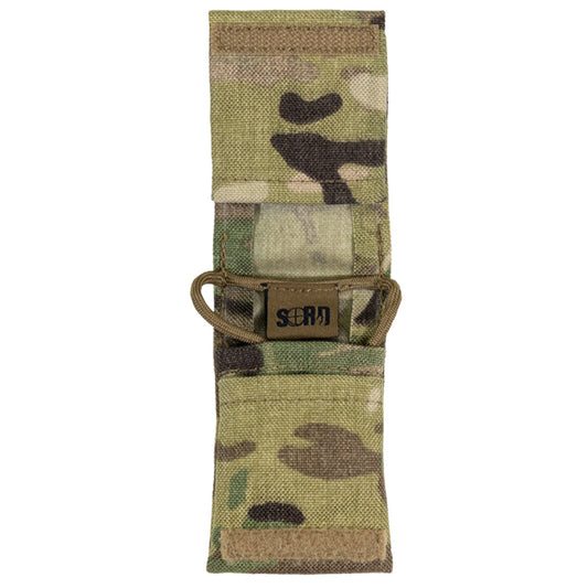  An ultra lightweight, foldable ID lanyard. Available in black or genuine licensed Multicam. Made from MIL SPEC Nylon Cordura. Includes front ID window and 3 x internal pockets when unfolded. Velcro closure with paracord necklace. MEASUREMENTS: W = 6cm, L = 9.5cm, D = 2cm. www.defenceqstore.com.au