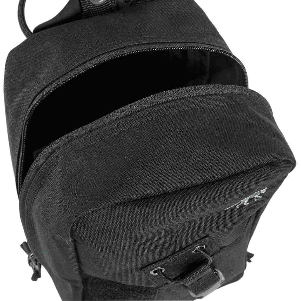 Rescue bag for quick first aid treatment. With integrated scissors pouch on the outside. www.defenceqstore.com.au