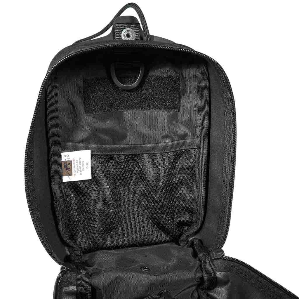 Rescue bag for quick first aid treatment. With integrated scissors pouch on the outside. www.defenceqstore.com.au