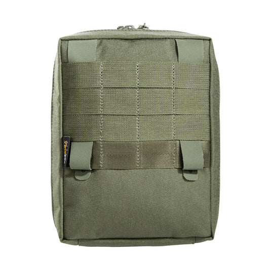 Extra wide zipped opening Zip compartment on the front Flat mesh pocket inside, can be opened from two sides Elastic loops Hook-and-loop strips for name tag Strap system to hold additional equipment Hook-and-loop patch on the inside (loop) MOLLE reverse system Needs 4 MOLLE loops www.defenceqstore.com.au