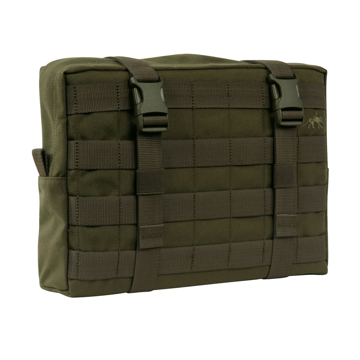 The spacious interior is secured with seven MOLLE loops, allowing for easy access to essential items. Made from CORDURA® 700 den, this pouch is durable and lightweight, weighing only 305g. Add this pouch to your collection of must-have accessories for your outdoor adventures. www.defenceqstore.com.au