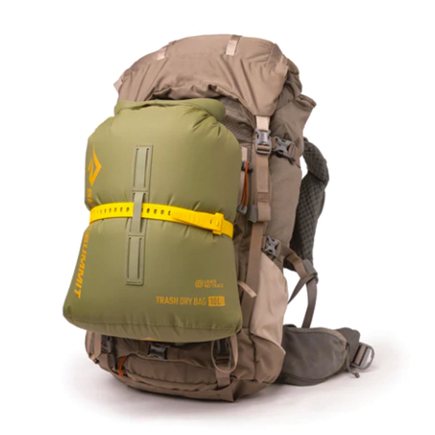 Pack it in, pack it out - mess free. The lightweight Trash Dry Bag makes backcountry rubbish removal hygienic and easy. A roll-top closure and garbage bag keeper securely contain odours and spills. www.defenceqstore.com.au
