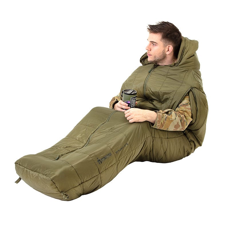 This sleeping bag is purpose-built for military personnel, hunters, and serious outdoor adventurers, striking the balance between the rugged functionality required for tactical missions, thermal efficiency and comfort. www.defenceqstore.com.au