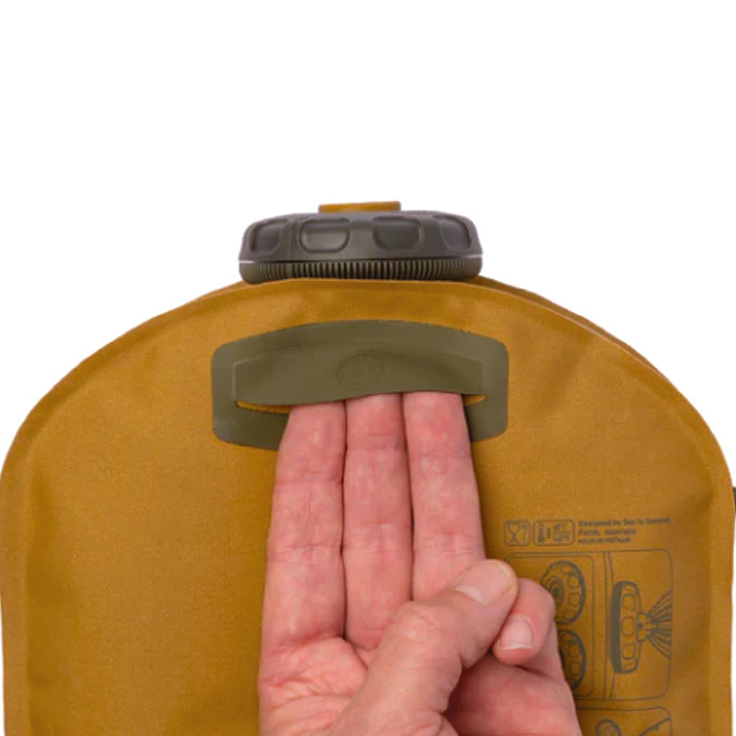 The Watercell X is your go-to solution for storing, transporting, and dispensing water on any adventure. Its wide-mouth design makes filling, draining, and drying easy, while the low-profile 63mm cap allows one-handed flow control. www.defenceqstore.com.au