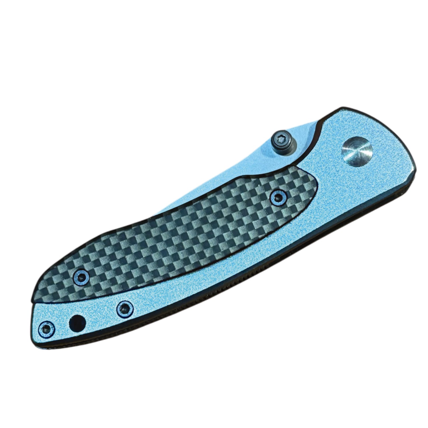 This Whitby Knife features a sleek aluminium handle with a striking carbon fibre effect, paired with a durable stainless steel blade measuring 6.35cm (2.5"). www.defenceqstore.com.au