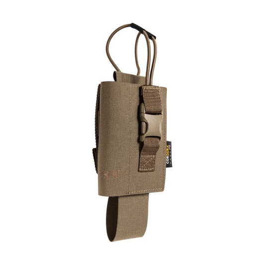 Size-adjustable holster for radios of all kinds. With hook-and-loop fastening tape. www.defenceqstore.com.au