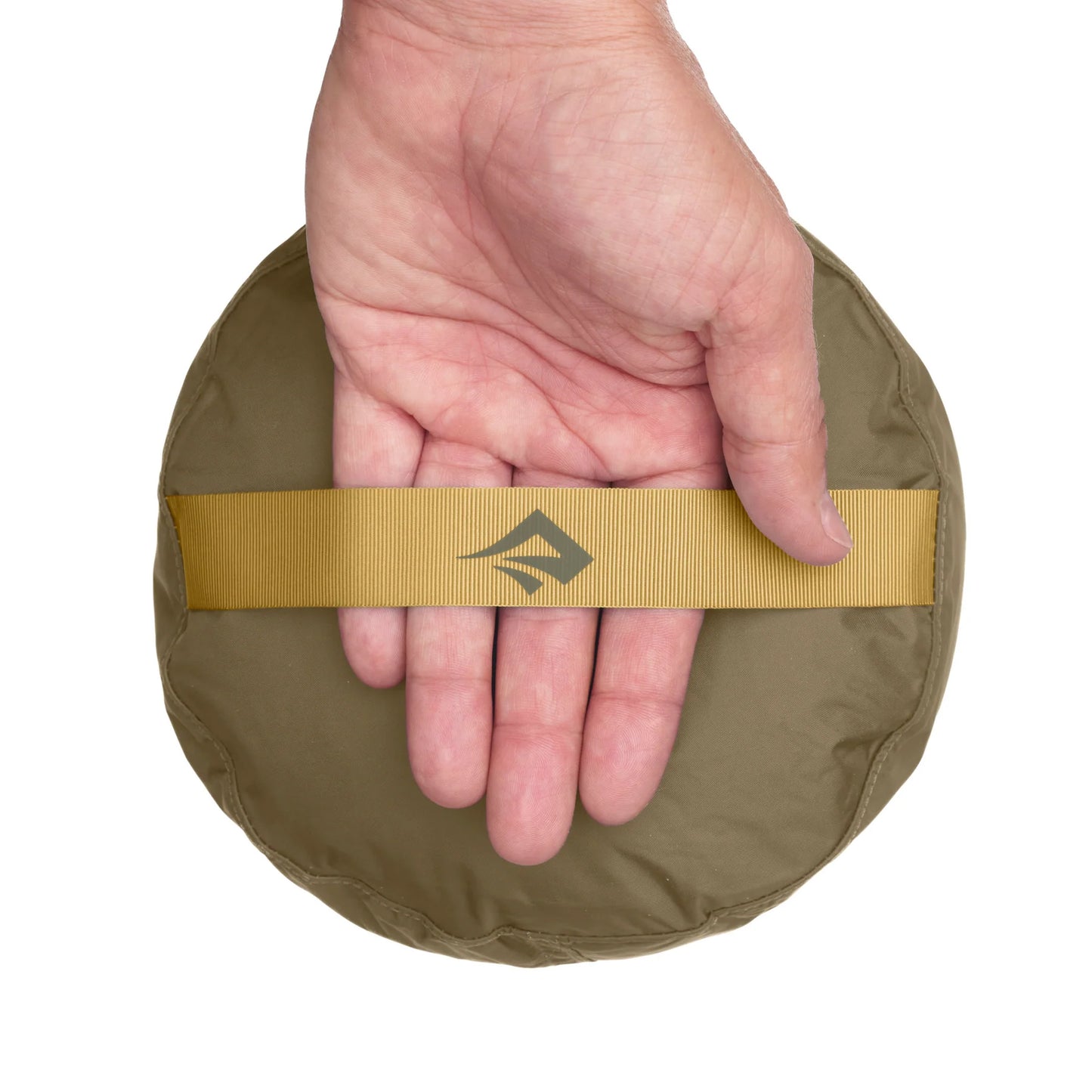 The Stuff Sack is made from a durable 70D recycled Nylon and is the perfect solution for organized modular packing on any adventure. A white interior coating helps to shed moisture and makes finding your contents easy. The unique tear-proof drawcord top with Capture Cord Lock opening is easy to use. www.defenceqstore.com.au