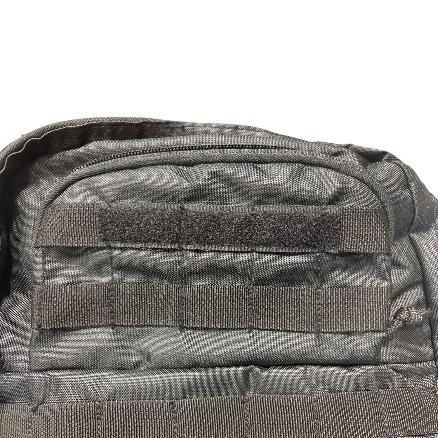 The Tactical 45LT Patrol Pack is designed for 2-3 day missions, featuring two main compartments for efficient gear organization. It includes a front pocket with an internal organizer, a dedicated hydration pocket, and a protective pouch for sunglasses. www.defenceqstore.com.au