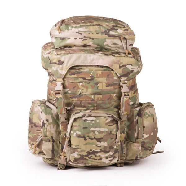 The Special Recon Pack is a lightweight large category pack that provides the user with a greater retention capability using a compression fastening mechanism. The fastening mechanism provides for a 20 litre horizontal retention with additional vertical retention to ensure that pack is at its optimised size.