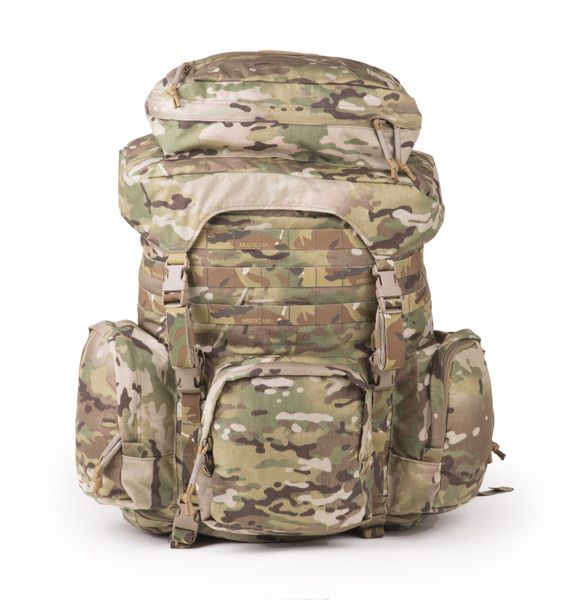 The Special Recon Pack is a lightweight large category pack that provides the user with a greater retention capability using a compression fastening mechanism. The fastening mechanism provides for a 20 litre horizontal retention with additional vertical retention to ensure that pack is at its optimised size.