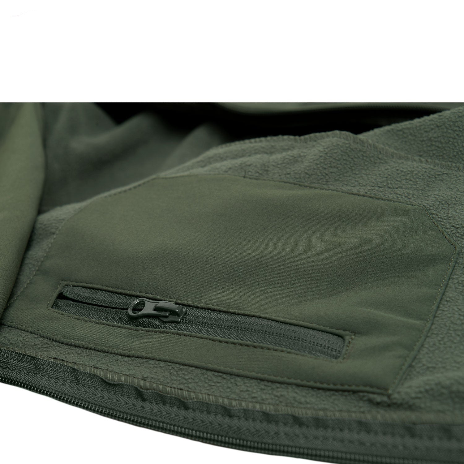 Rothco’s Soft Shell Tactical features a 3-layer wind-resistant, moisture-wicking, and insulating waterproof construction that is perfect for the great outdoors.