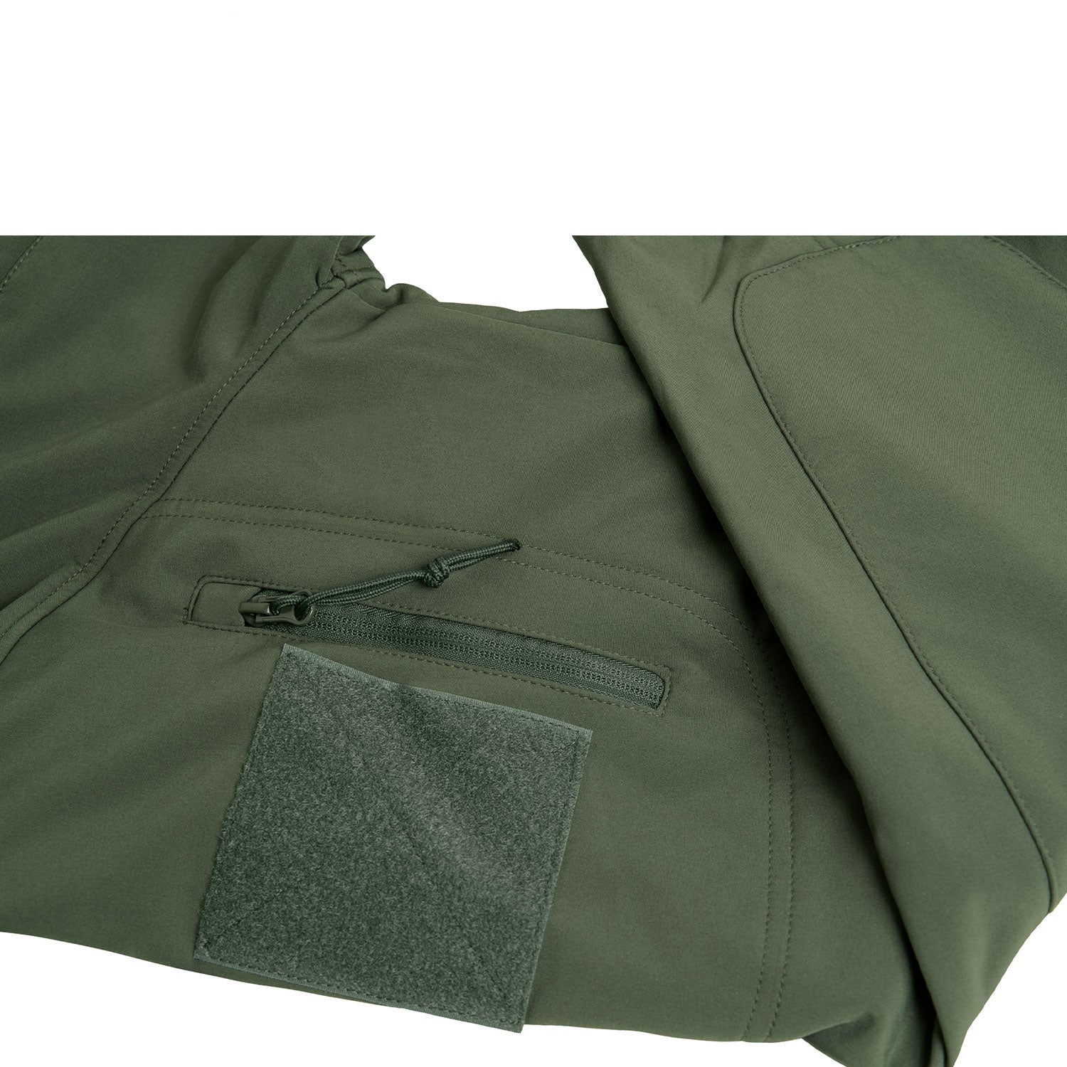 Rothco’s Soft Shell Tactical features a 3-layer wind-resistant, moisture-wicking, and insulating waterproof construction that is perfect for the great outdoors.