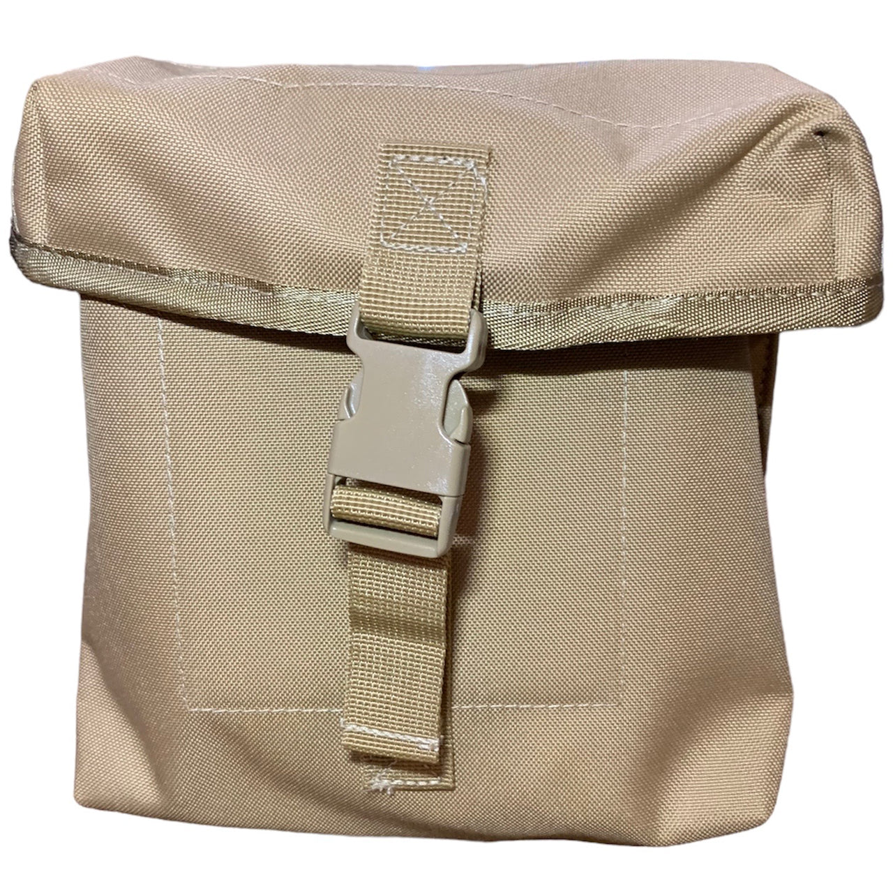 Minimi Pouch Khaki  MOLLE fittings  Top loading pouch  Nylon webbing  900D fabric  2 coats PU coating  Military specifications  Nylon buckles  Dimensions: 20x20x7cm www.defenceqstore.com.au