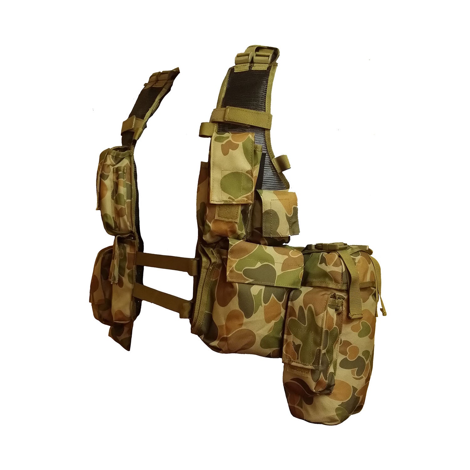 Based on the South African Military Vest  Fully adjustable shoulders  Multiple pockets  Hydration bladder pouch  Multiple ammunition pouches  Heavy duty 900D coats PU fabric  Weight: 1.45kg