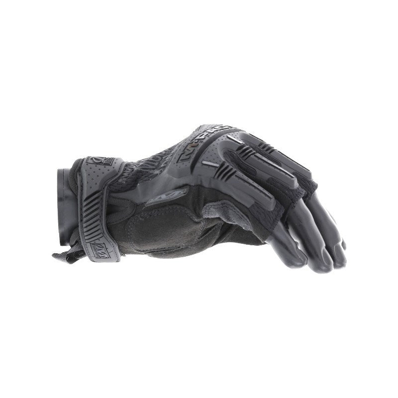 Make an M-Pact® in the field. When you need the control of bare hands without sacrificing protection, reach for the M-Pact fingerless. The next generation of M-Pact tactical gloves protect military and law enforcement professionals with EN 13594 rated impact protection. D3O® palm padding dissipates high-impact energy to reduce hand fatigue when you’re fully engaged.